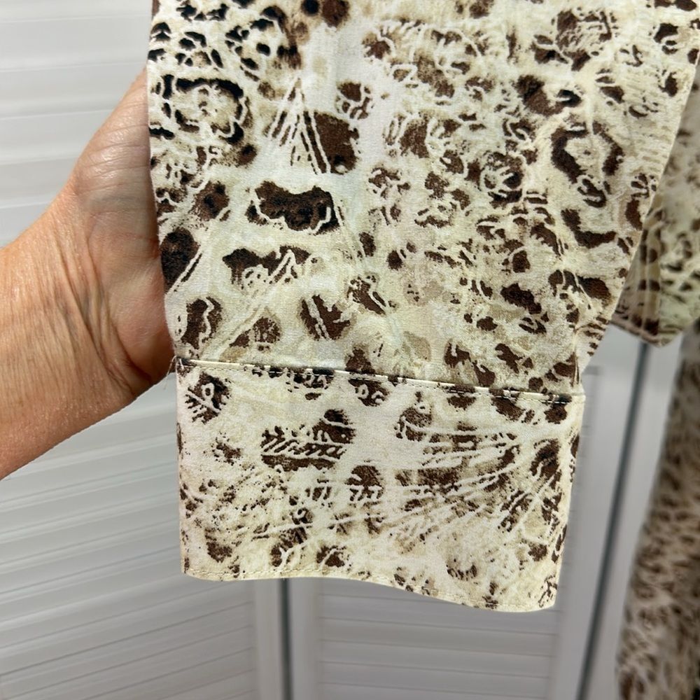 Chico’s Animal Print No-Iron Shirt Tunic Size 1 (8) Large - Picture 9 of 16